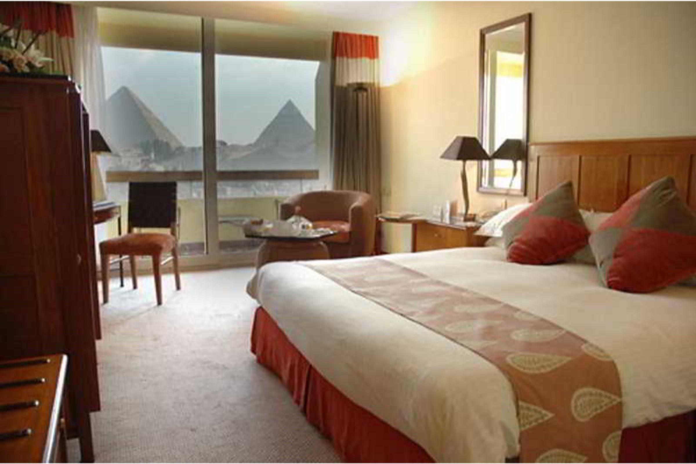 Le Meridien Pyramids Hotel & Spa Giza Экстерьер фото